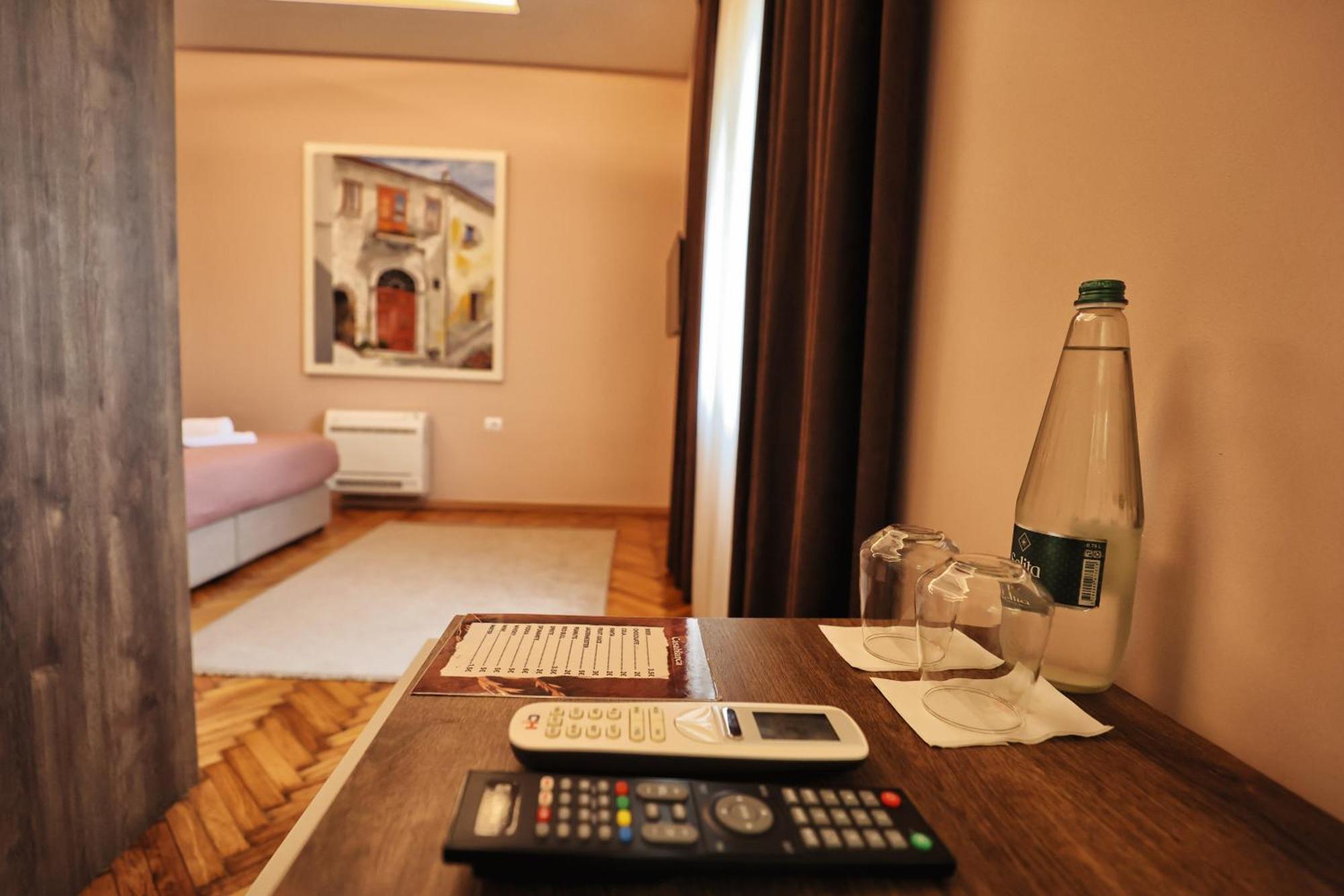 שקודר Vila Casablanca - Boutique Hotel & Restaurant מראה חיצוני תמונה