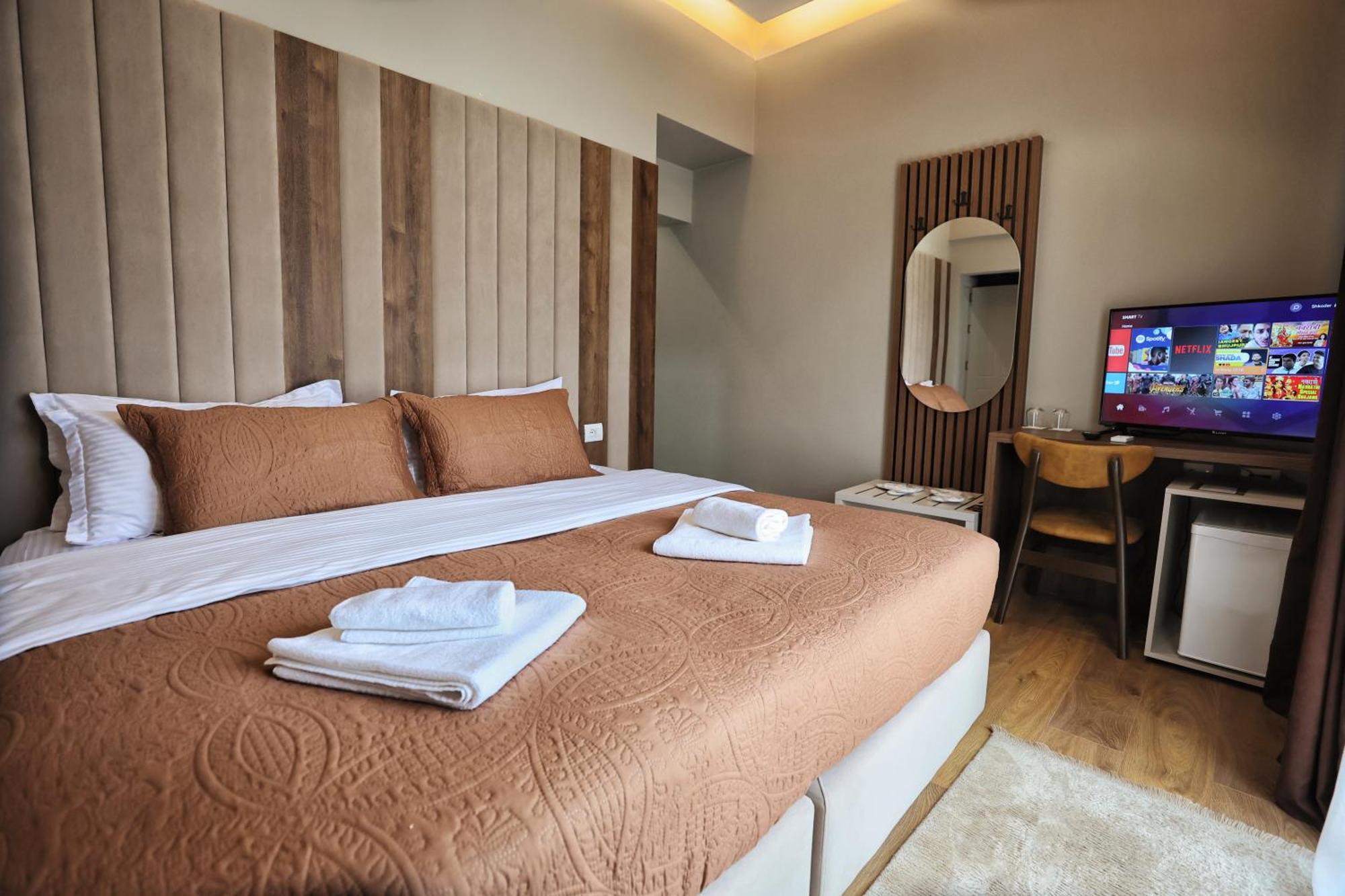 שקודר Vila Casablanca - Boutique Hotel & Restaurant מראה חיצוני תמונה